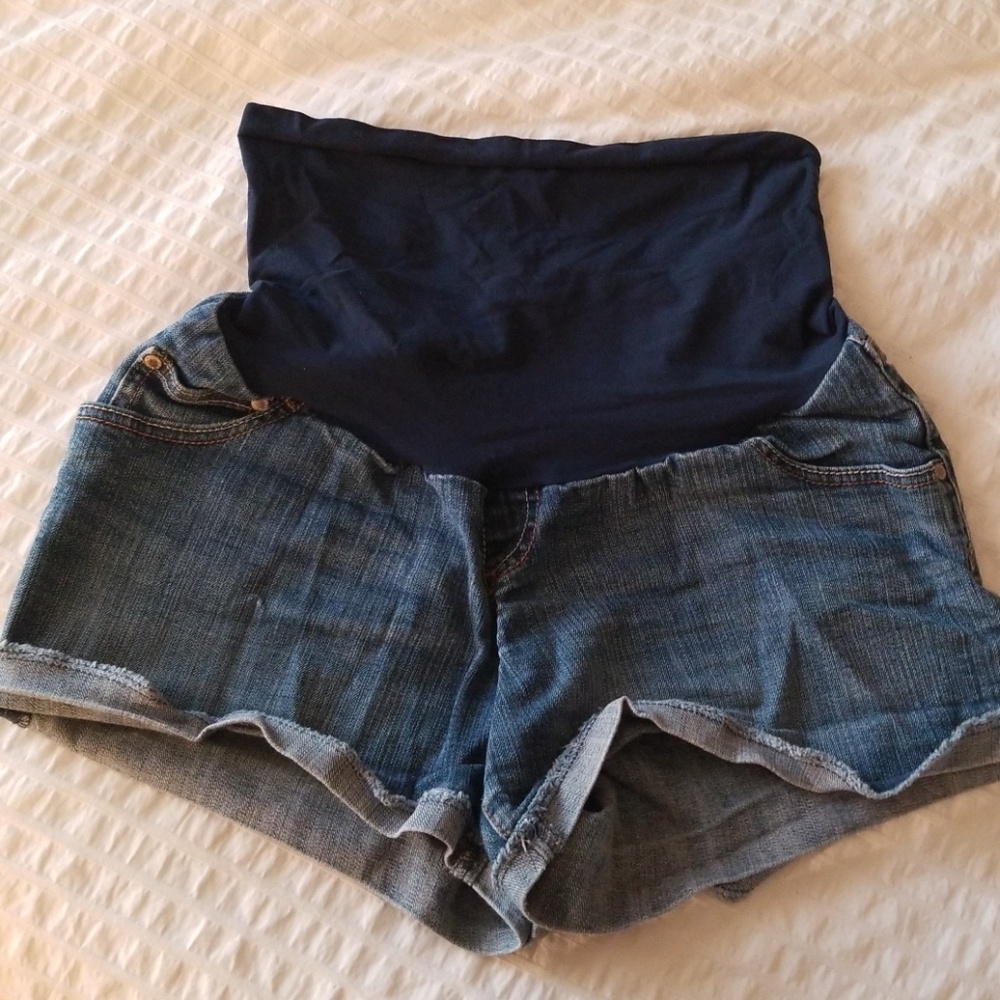 Maternity shorts
